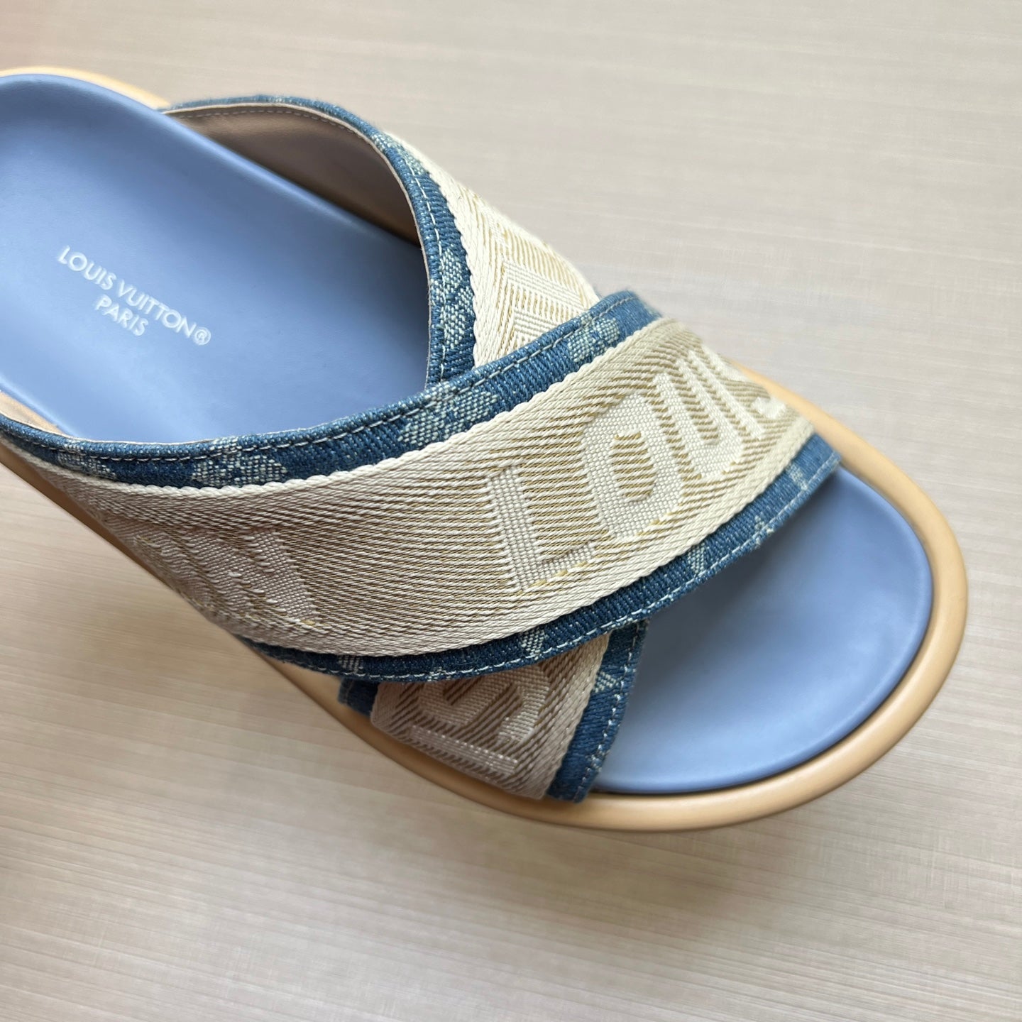 535ZE272ZDE Stylish Slippers