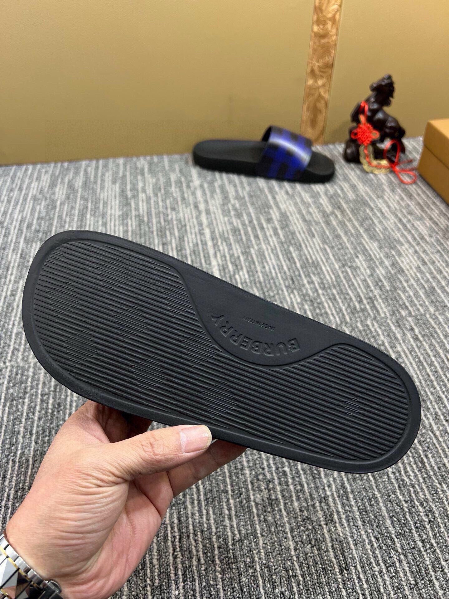 535ZR258ZDE Stylish Slippers