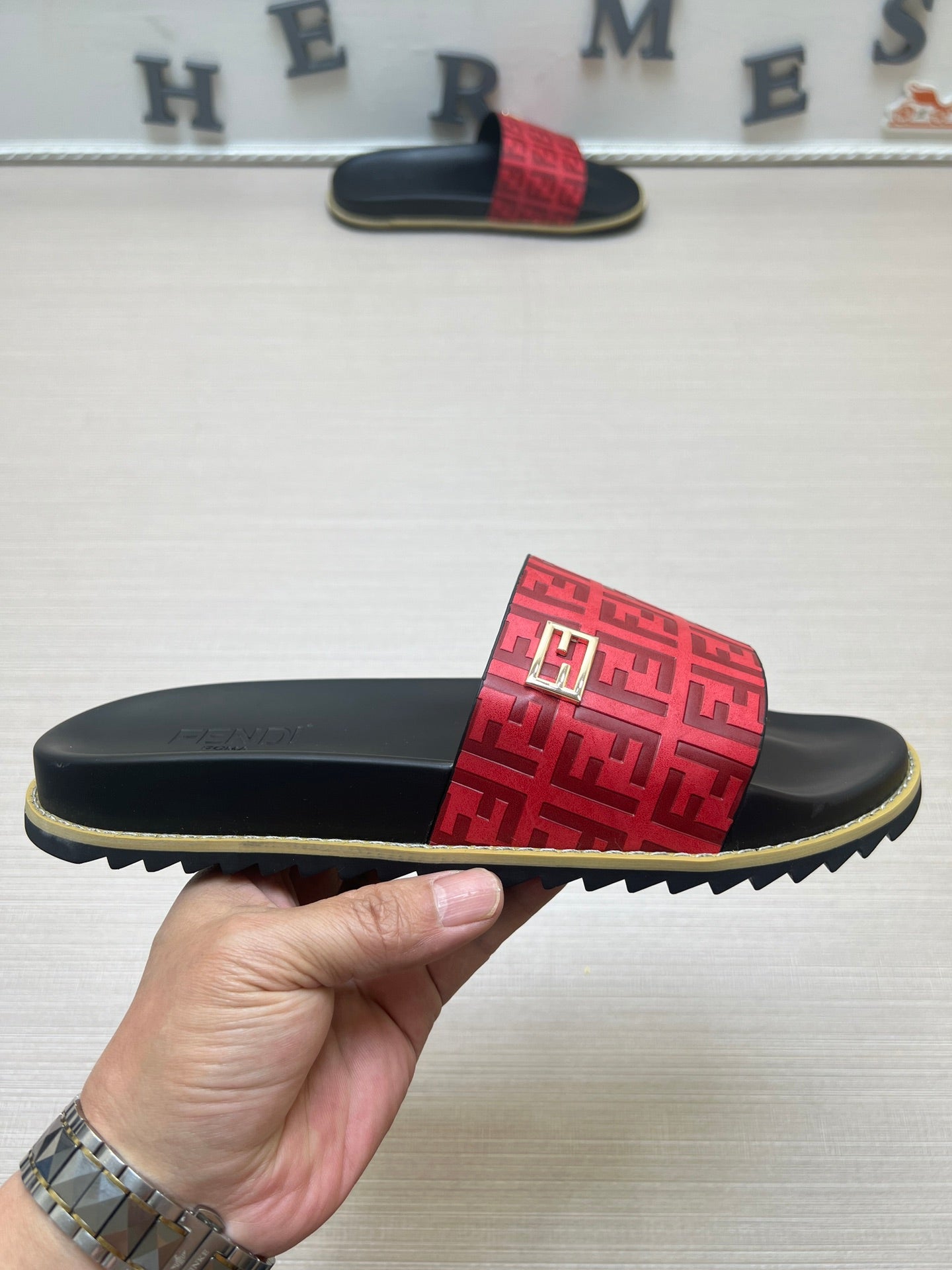 54F121ZDE Stylish slippers
