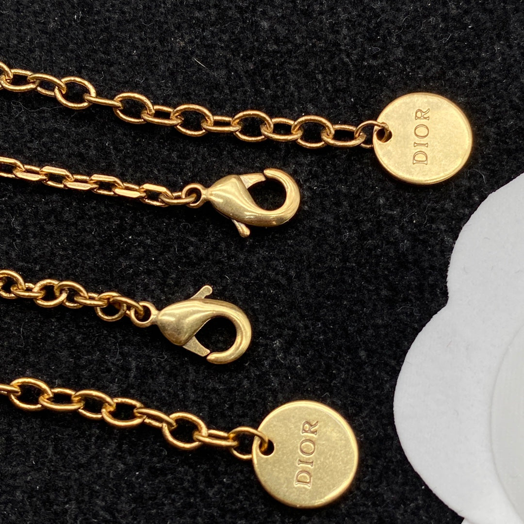 175RD15XDE Stylish Necklaces . Bracelets . Earrings