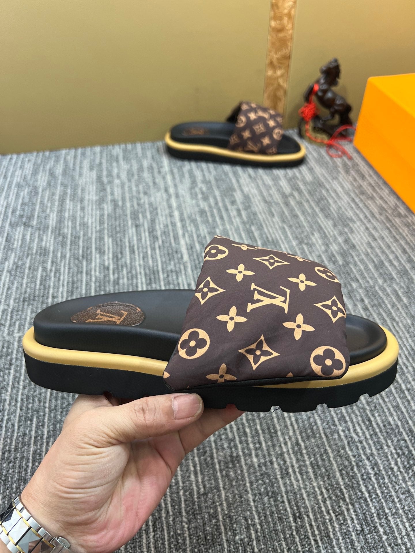 5XF120ZDE Stylish leather quality Slippers