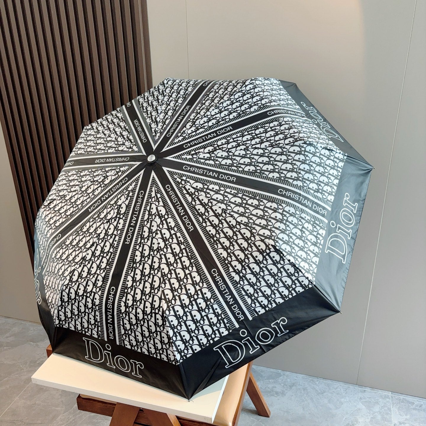 15RD116SDE Stylish UV resistant umbrella