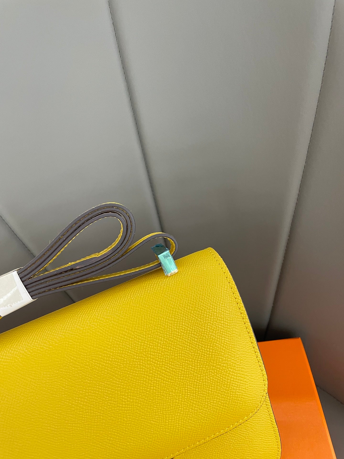 155NH65BDE Stylish leather bag