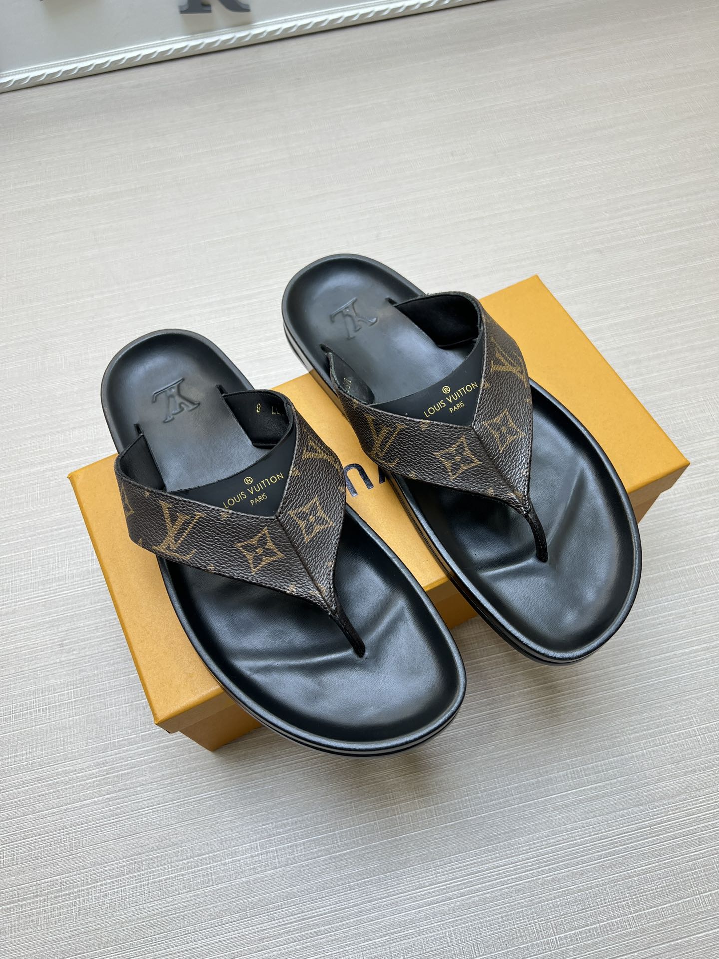 54E85ZDE Stylish slippers