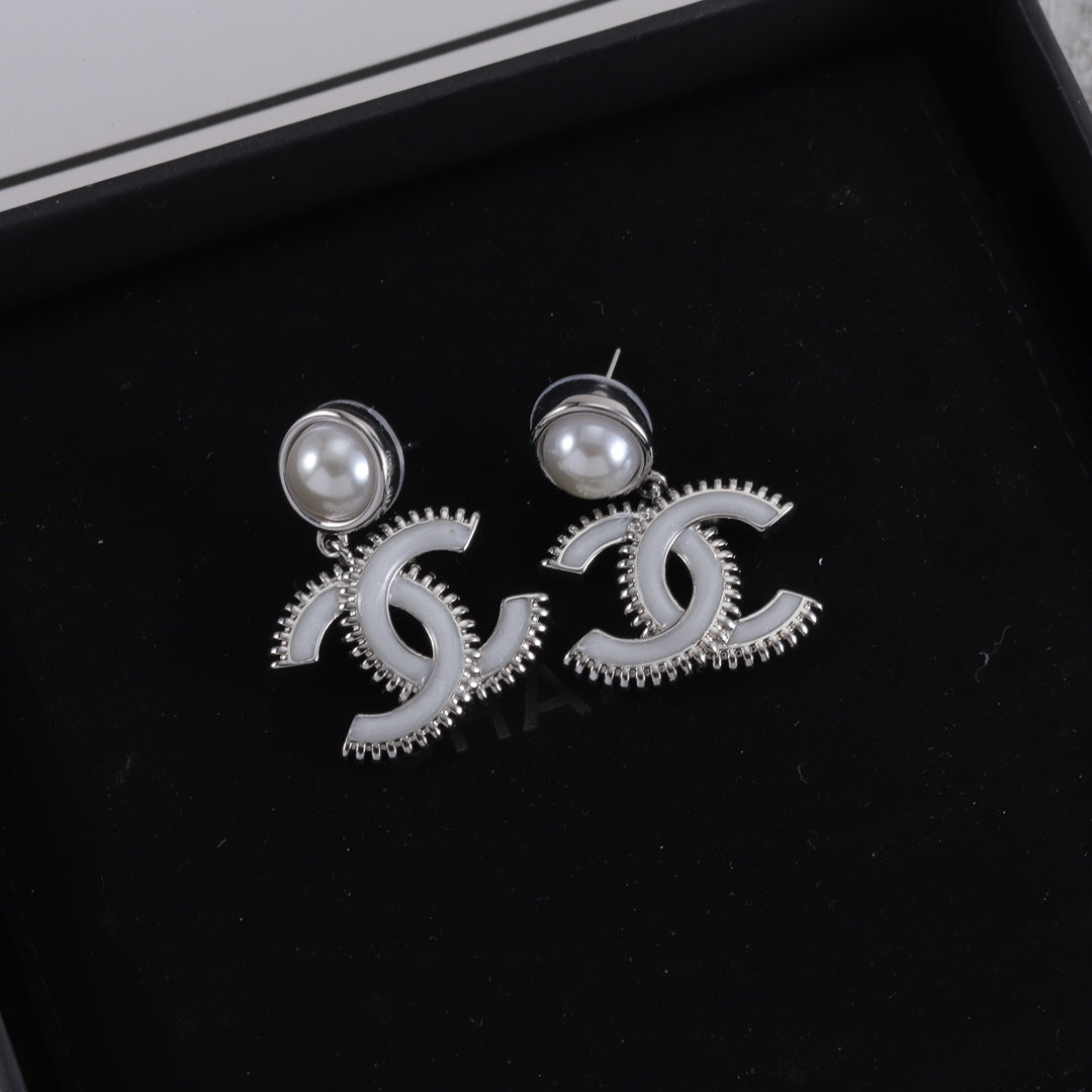 14C785EDE Stylish Earrings
