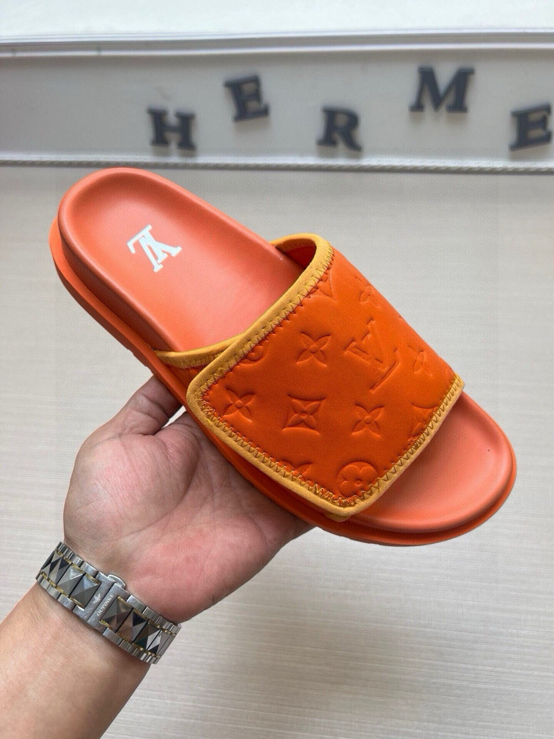 5QE5ZDE Stylish Slippers