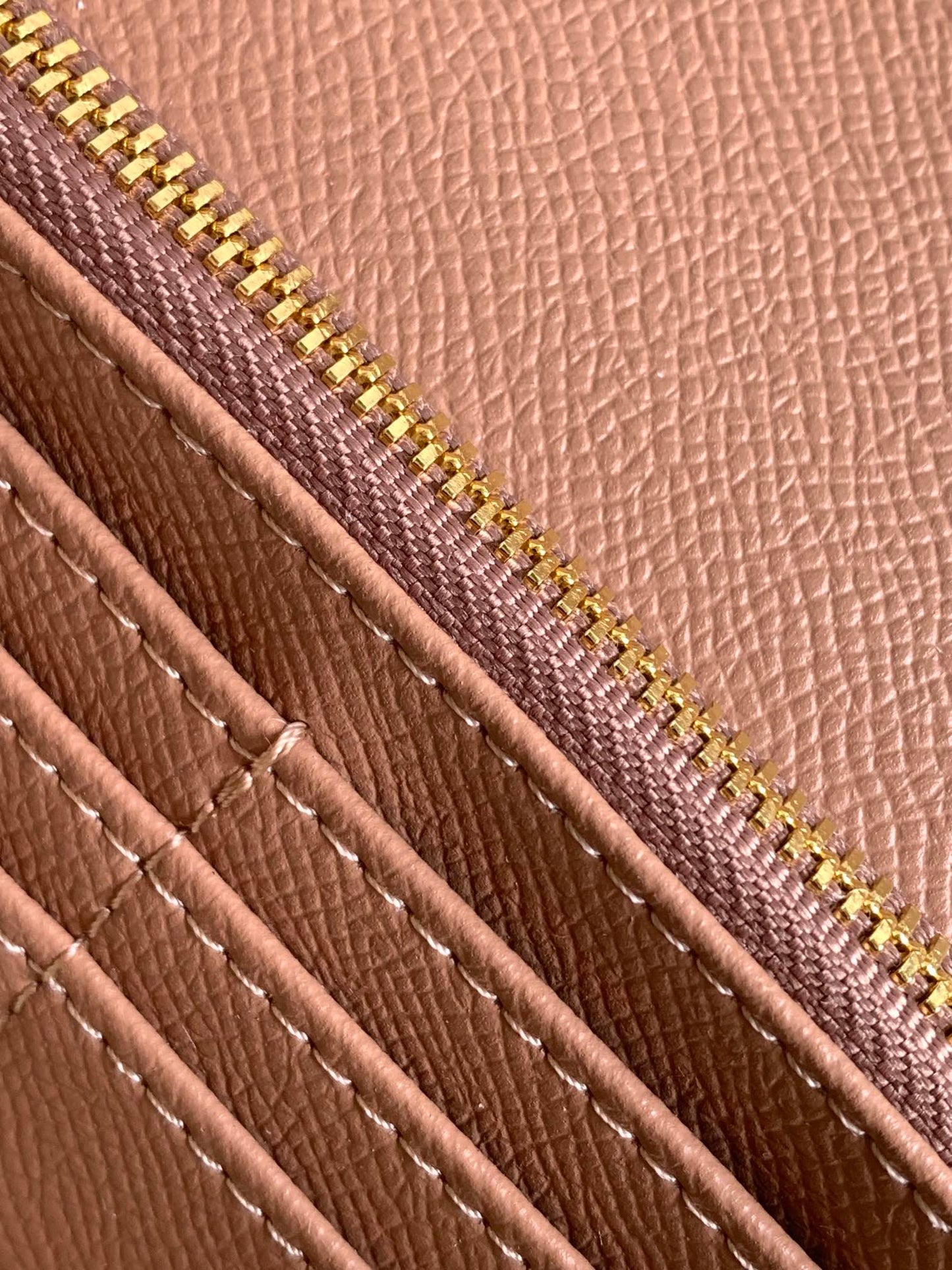 1XVL272BDE Stylish leather bag 