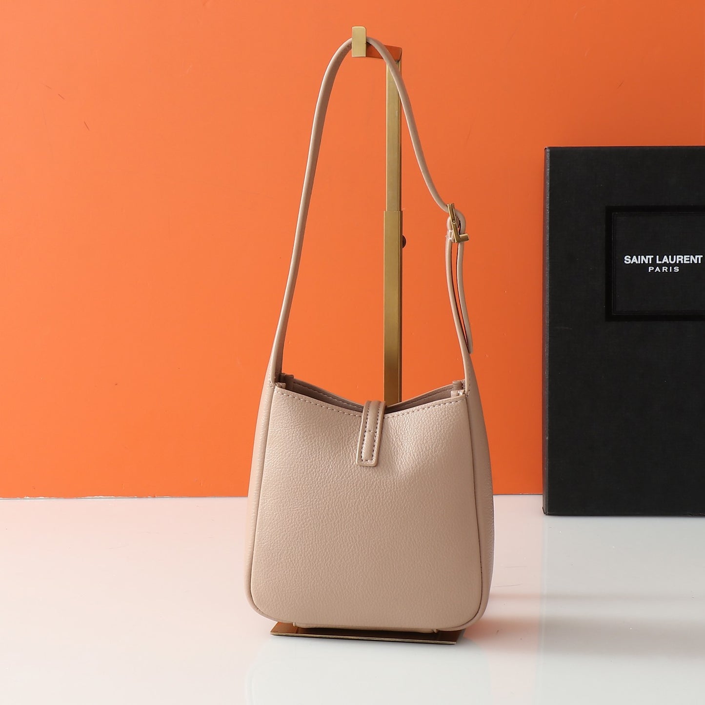 165NSL115BDE Stylish leather bag