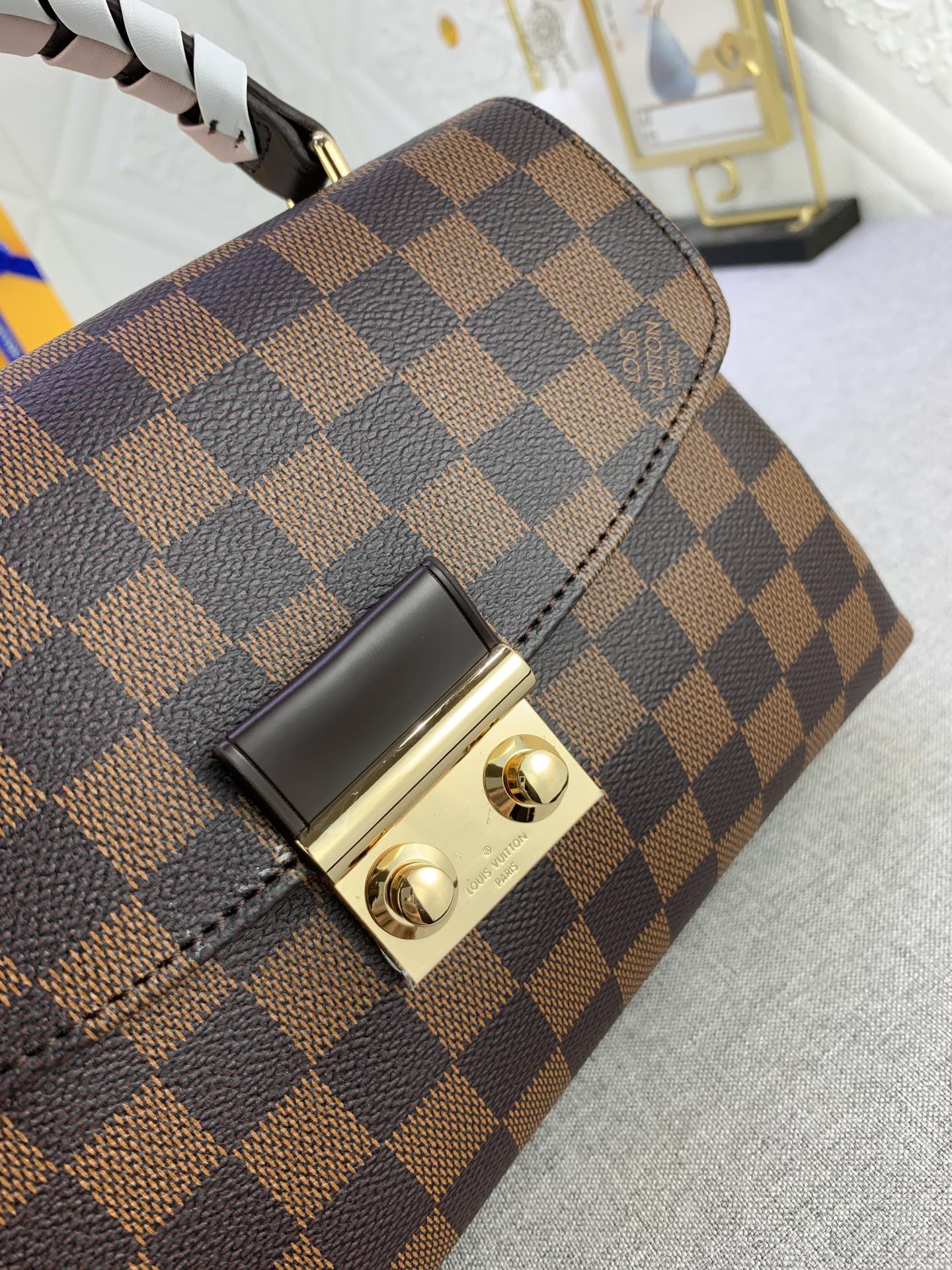 2XE124BDE Stylish leather bag 