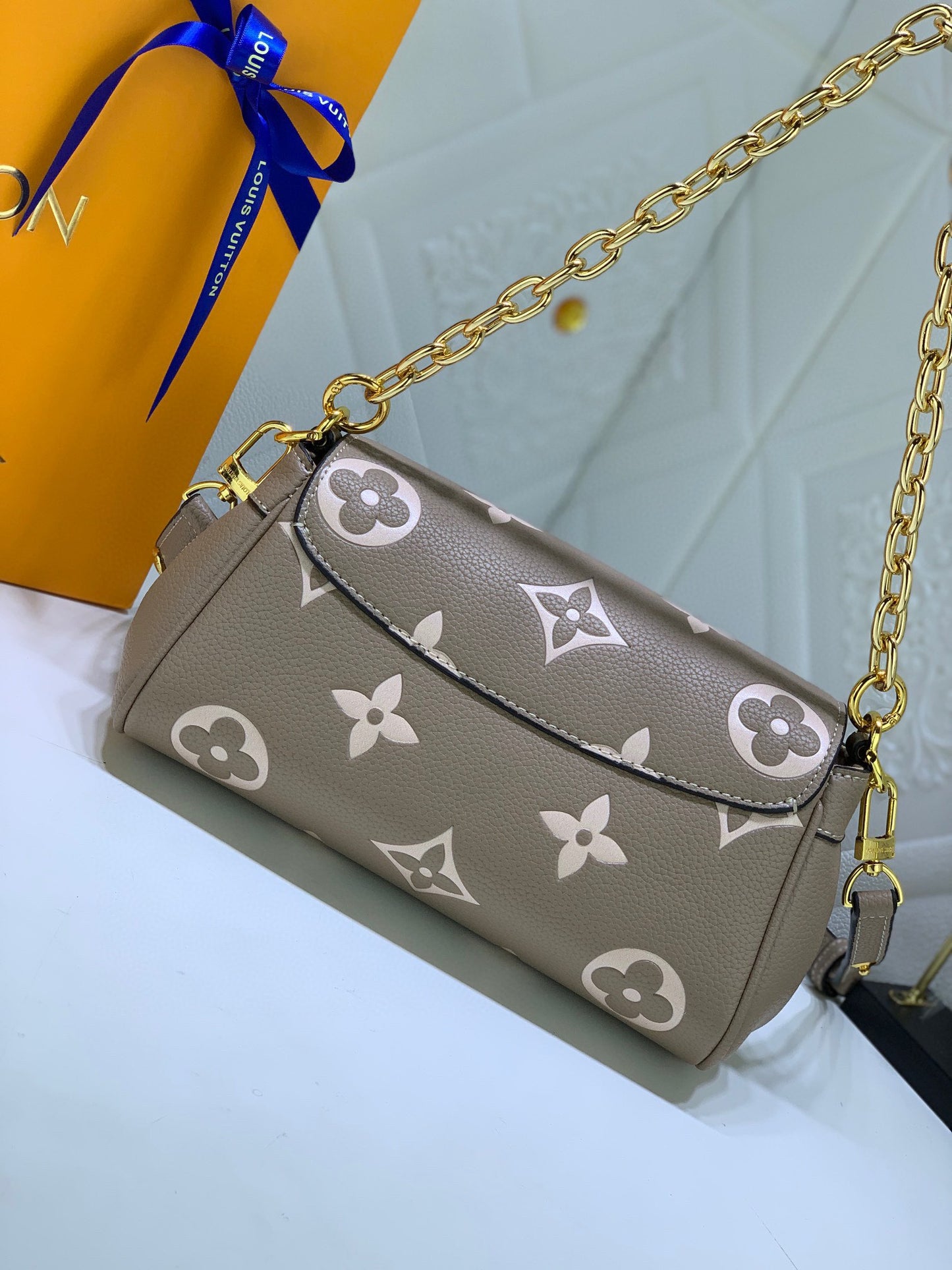 2XR363BDE Stylish leather bag 