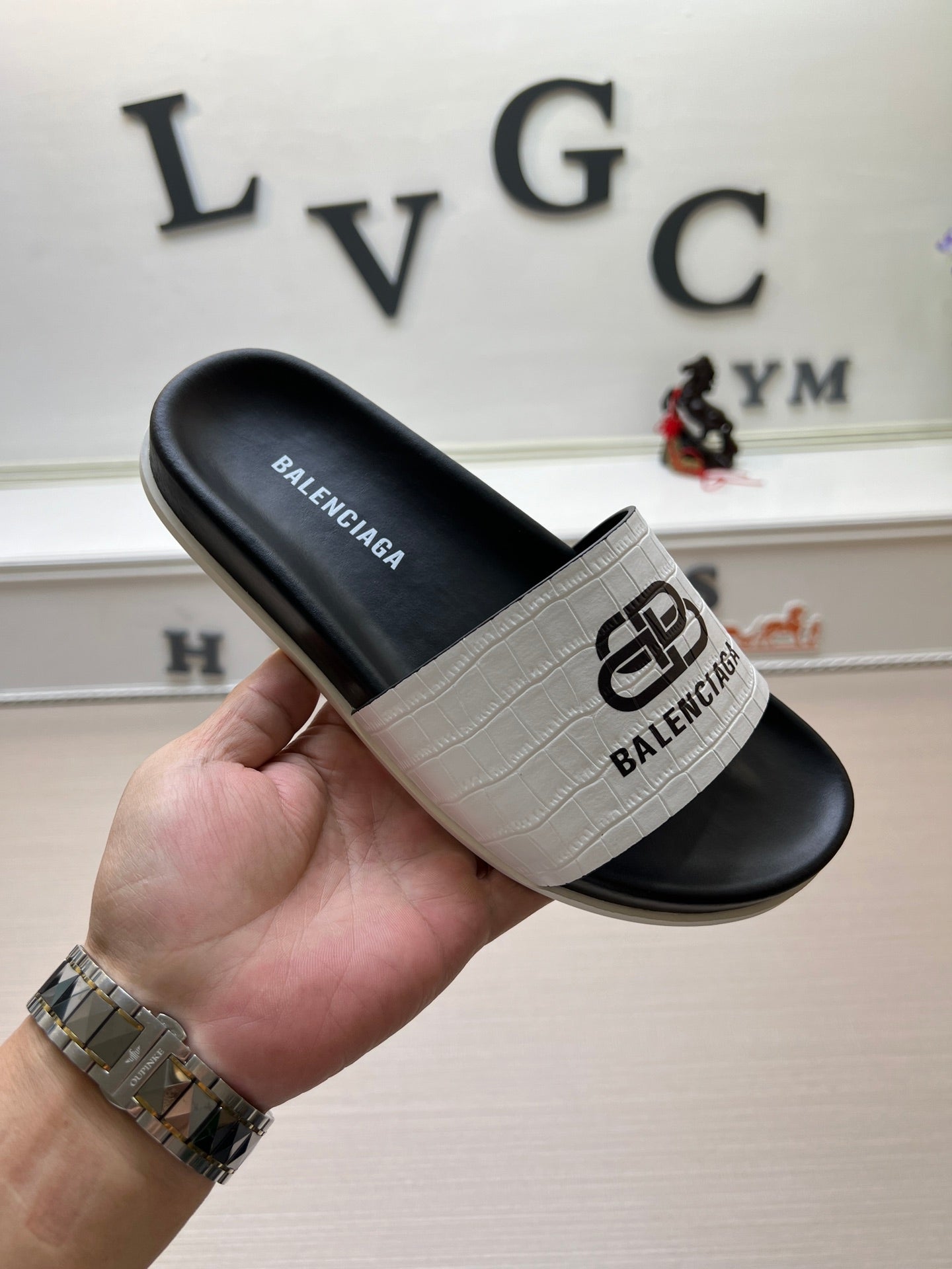 54J99ZDE Stylish slippers