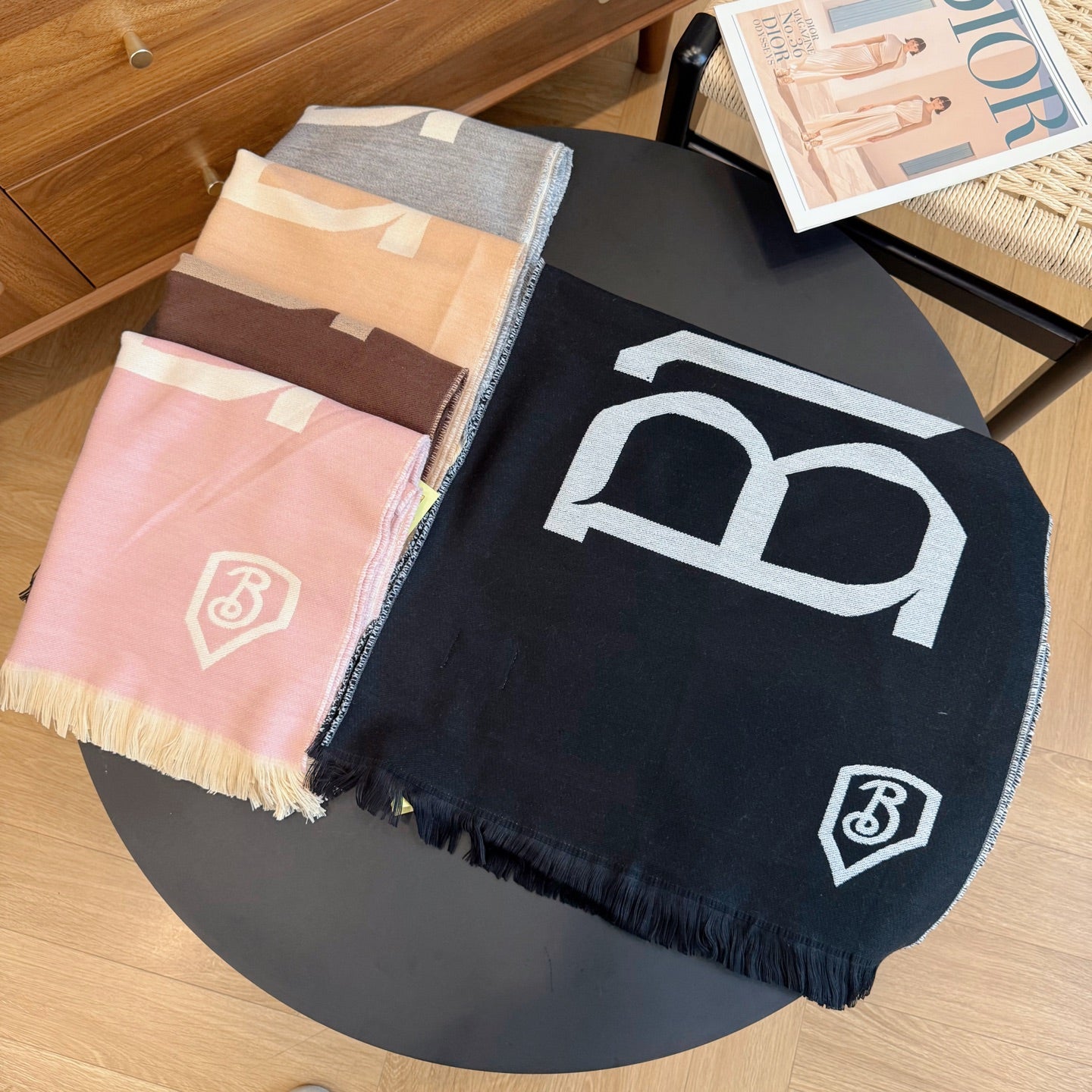 185ZR14WDE Stylish Winter Scarves