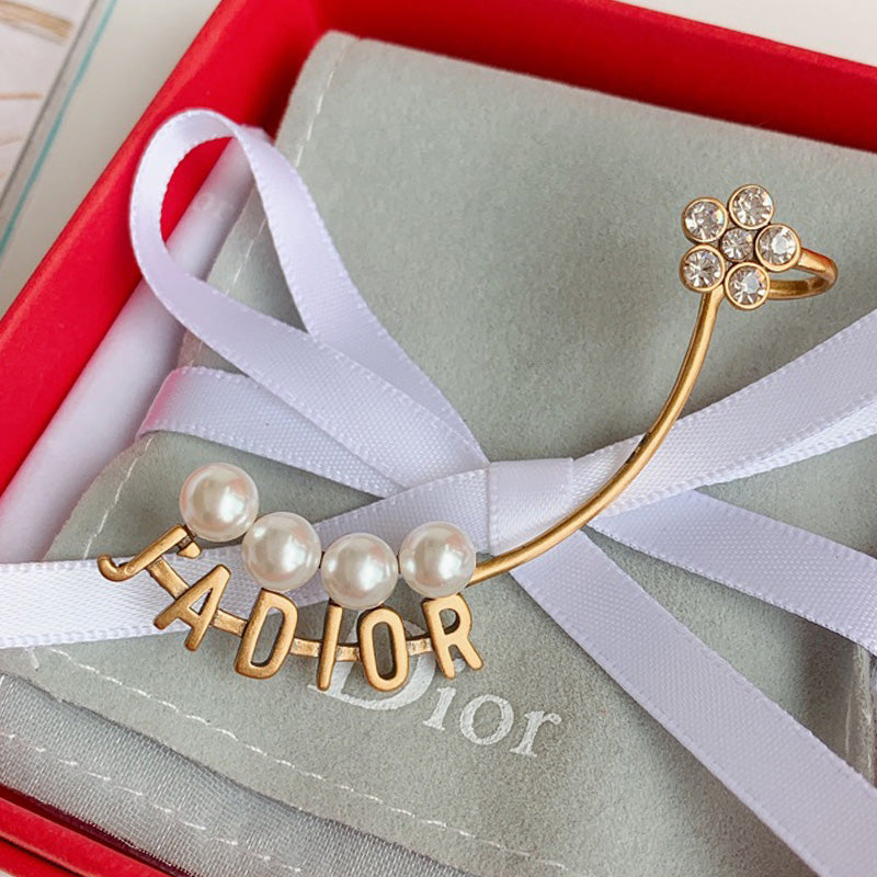 1YD428EDE Stylish Earrings