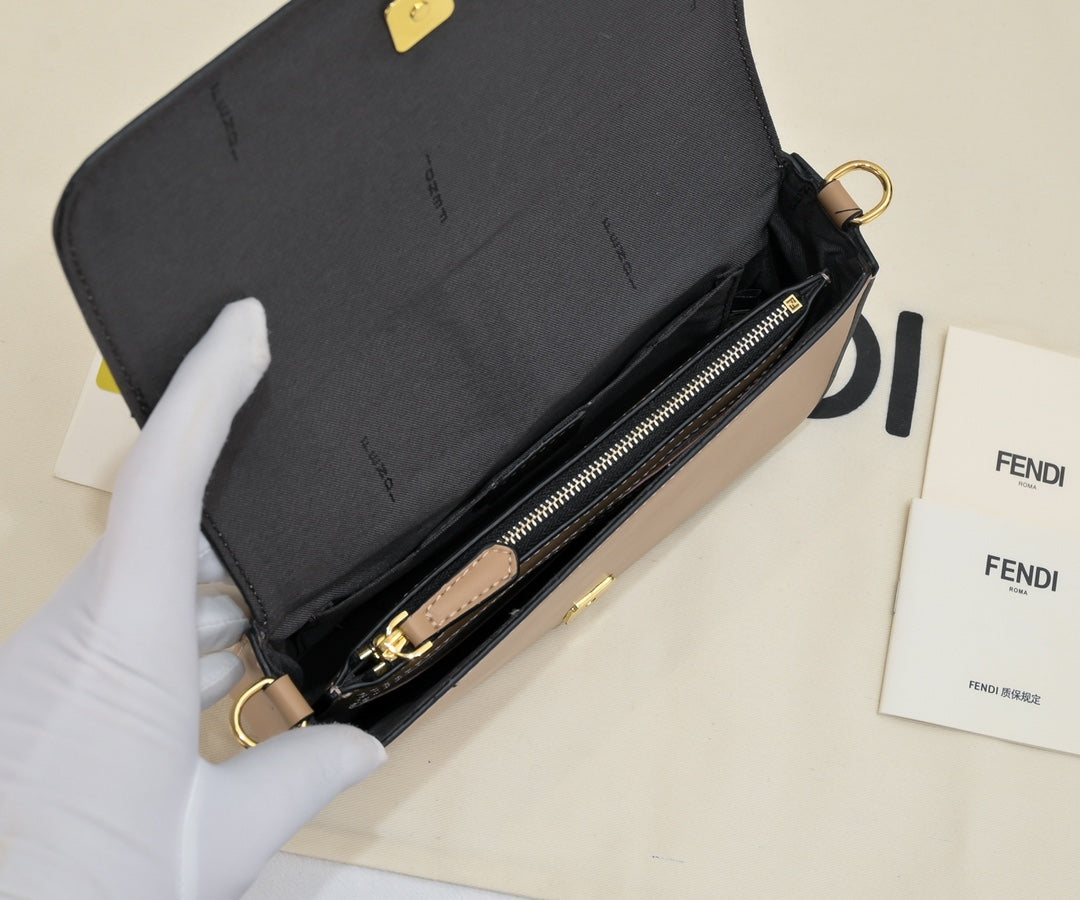 4XF9BDE Stylish leather bag 