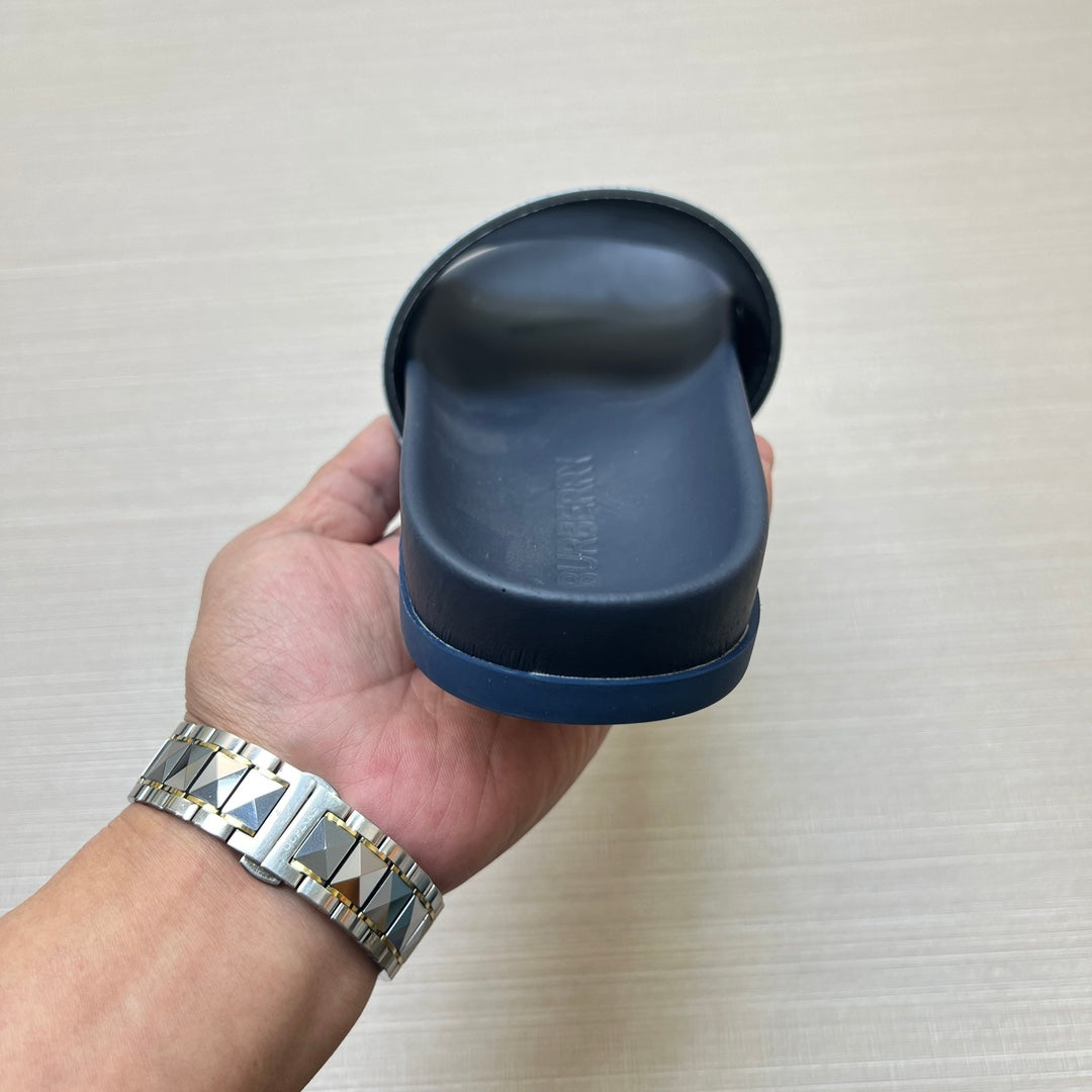 54R119ZDE Stylish slippers