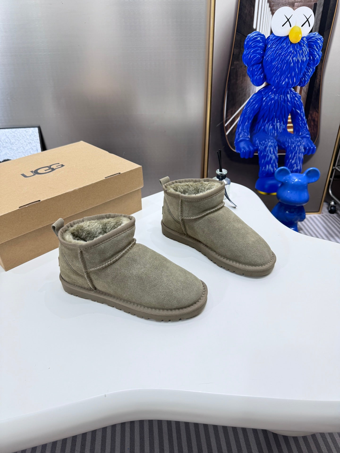 1LU10ZDE Stylish snow boots