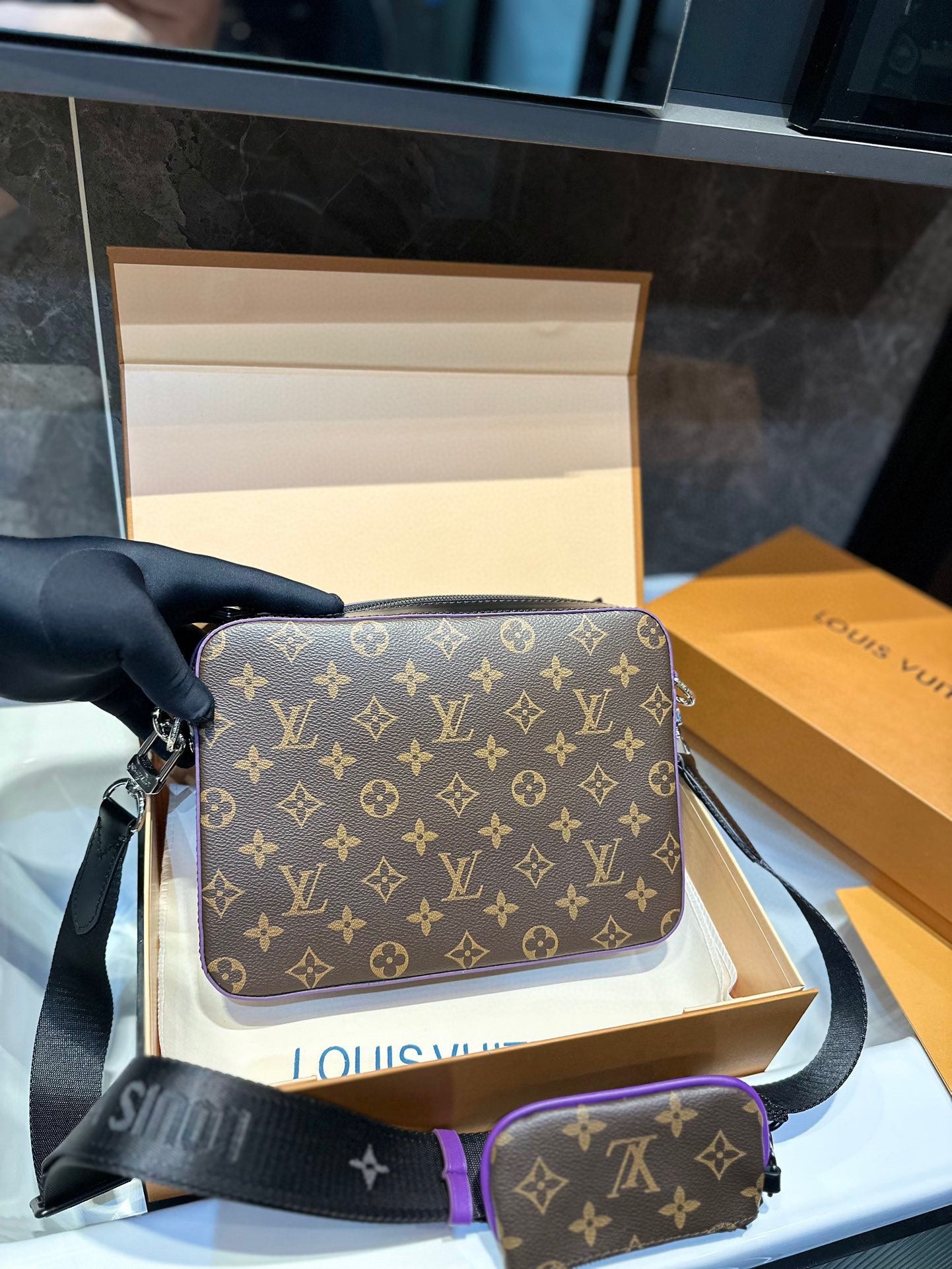 6XE230BDE Stylish leather bag 