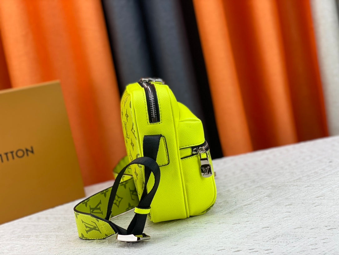 2XE261BDE Stylish leather bag 