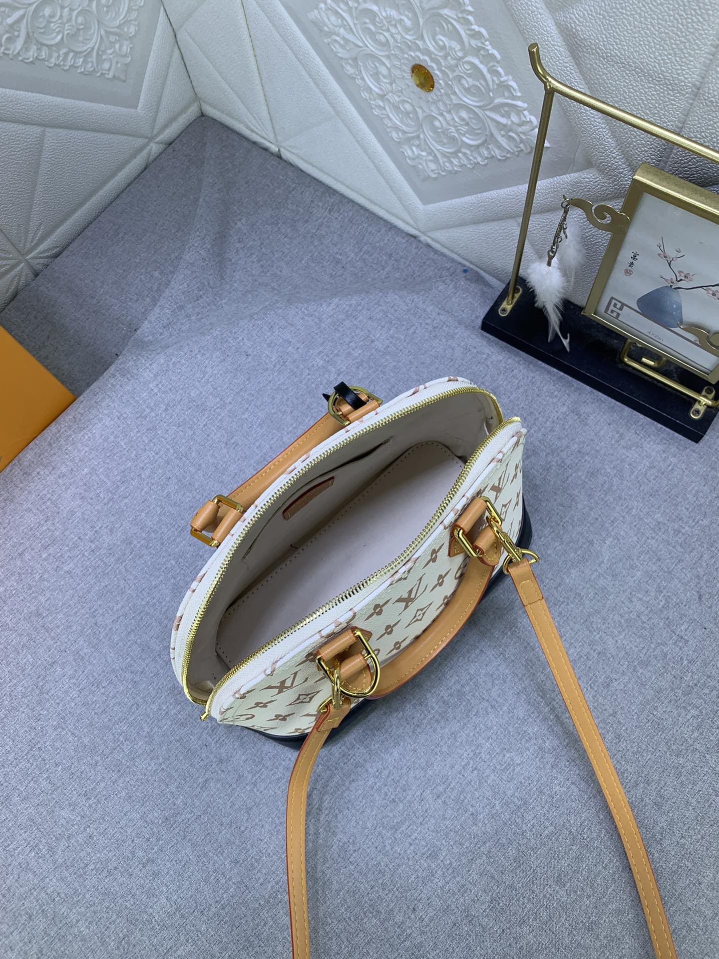 2XE336BDE Stylish leather bag 