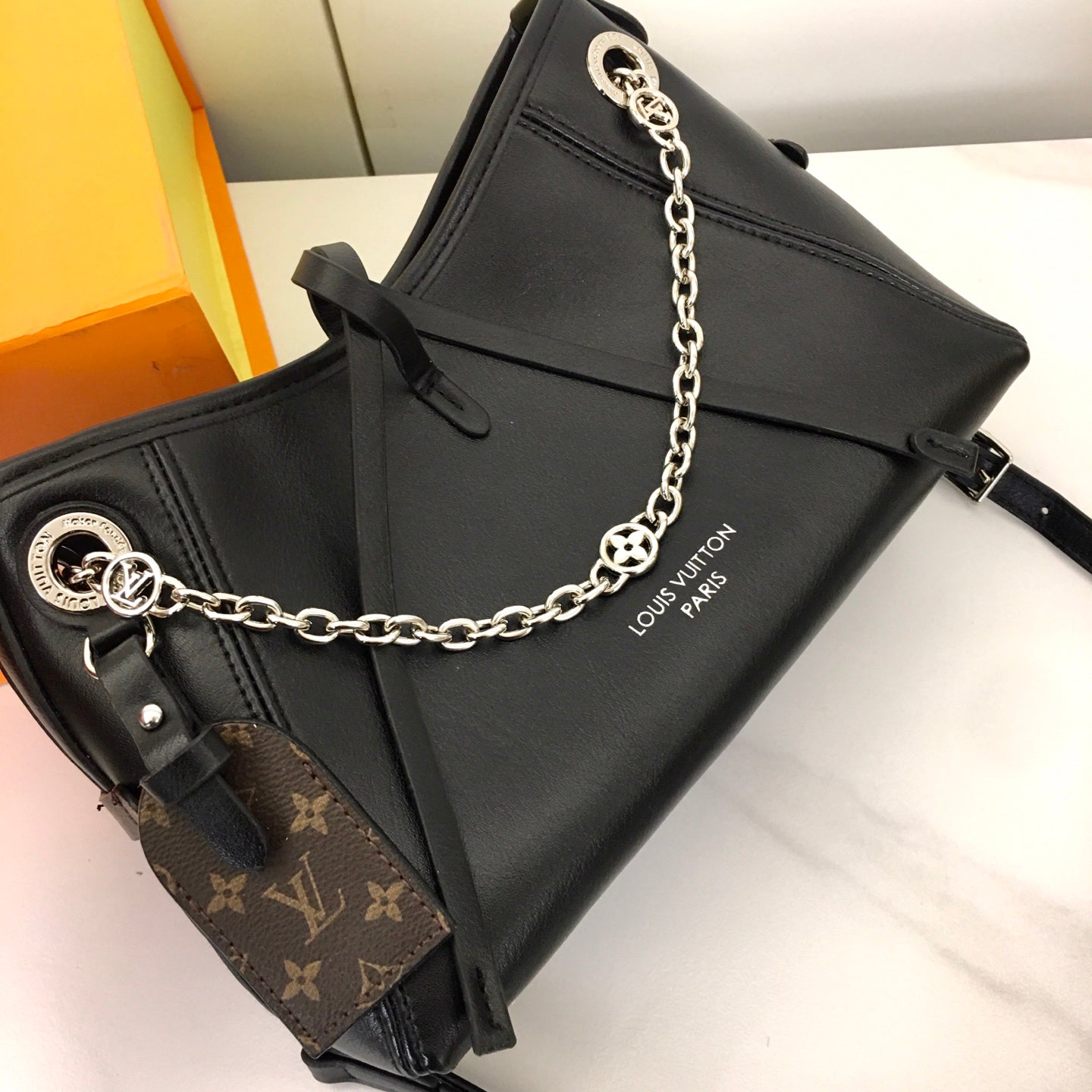 1WE113BDE Stylish leather bag