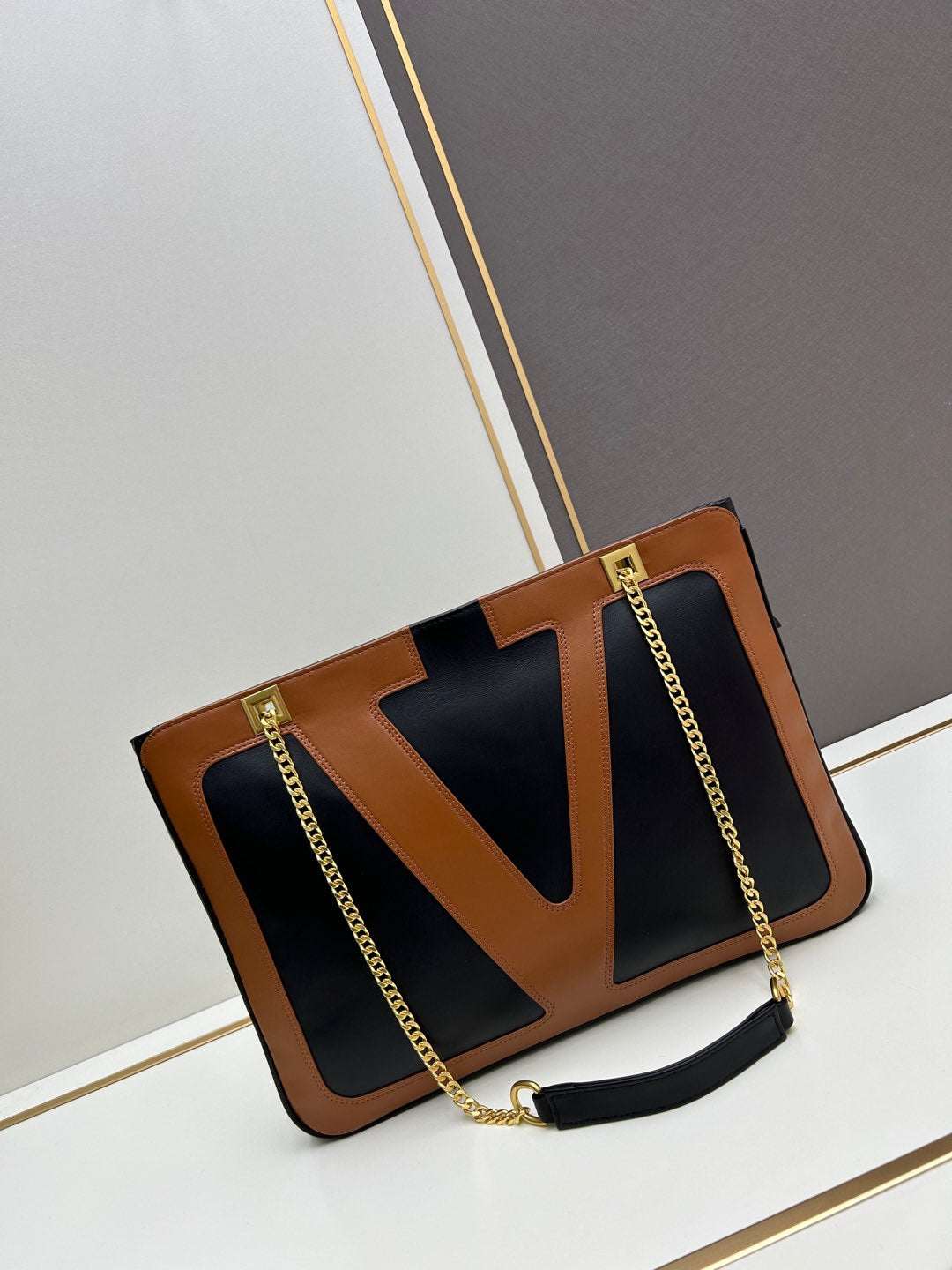 2WVL47BDE Stylish leather bag