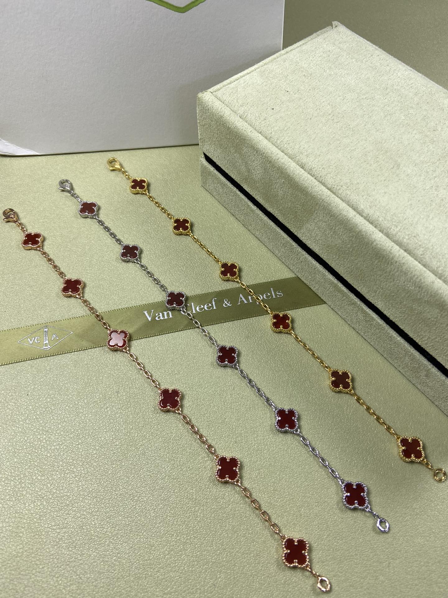 5XVA183KDE Stylishbracelets 6 flowers mini size 0.9cm flower