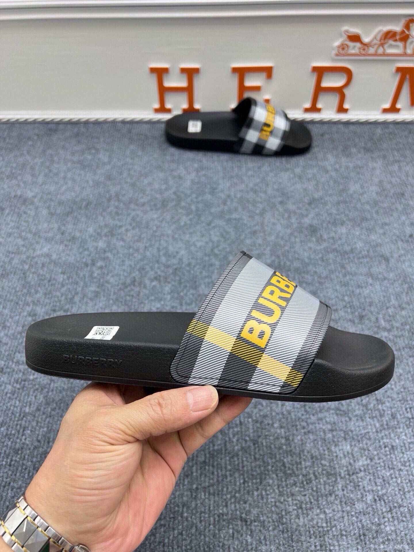 535ZR252ZDE Stylish Slippers