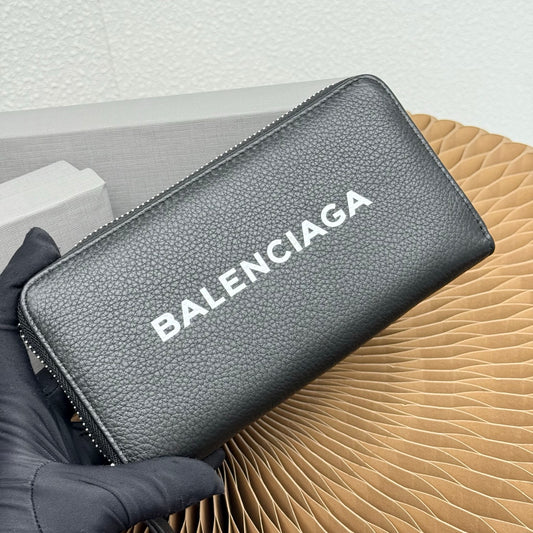 15RJ92BDE Stylish leather bag