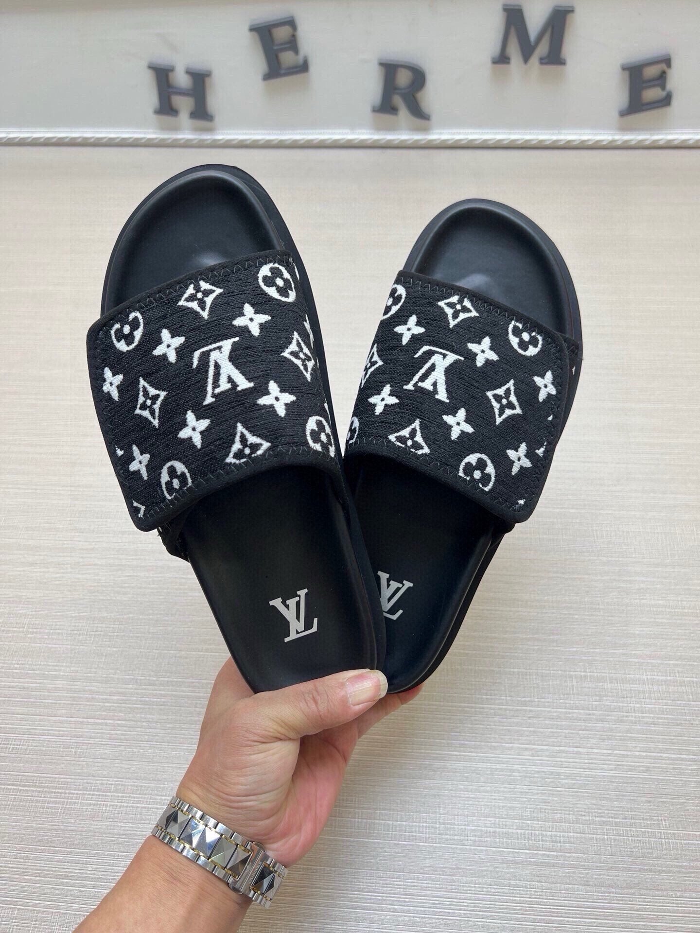 5LE209ZDE Stylish Slippers