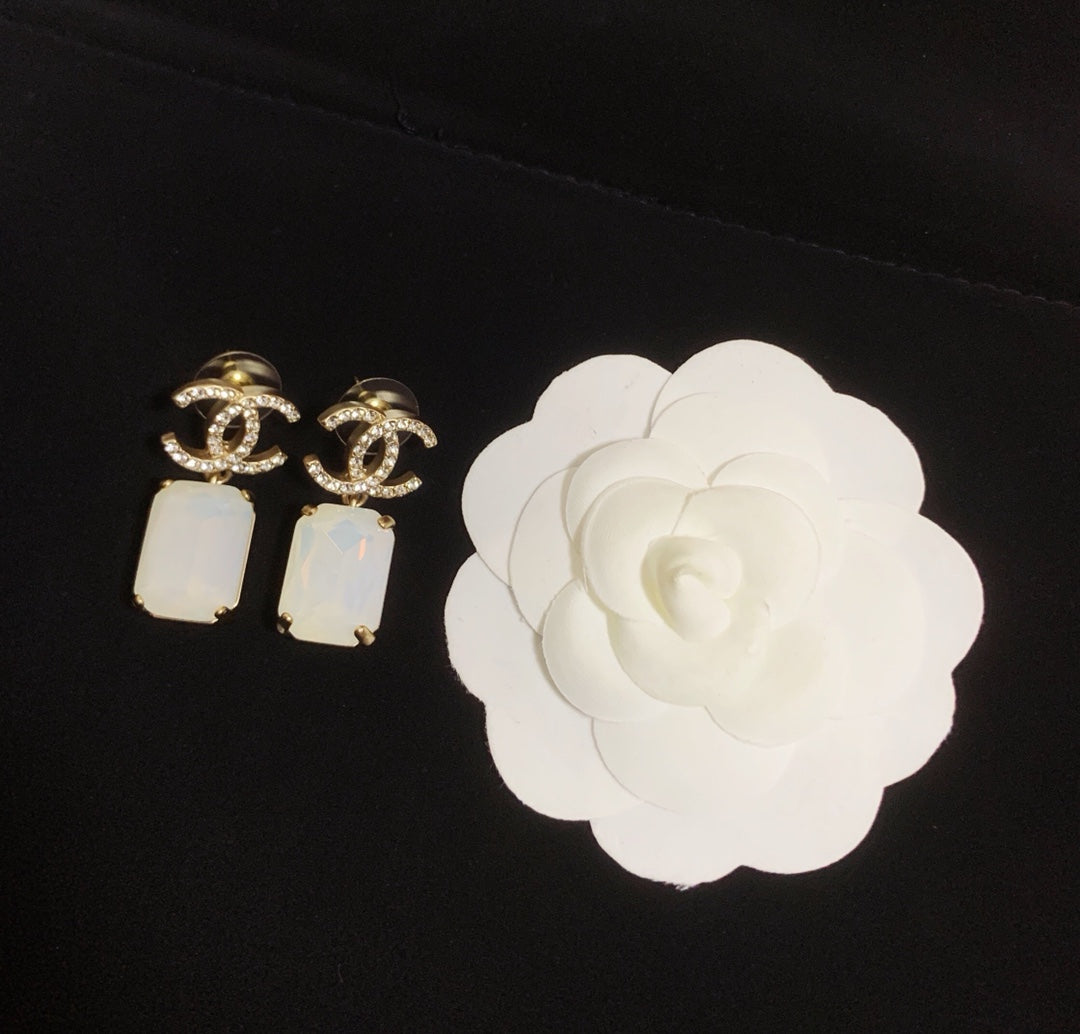 1YC166EDE Stylish Earrings