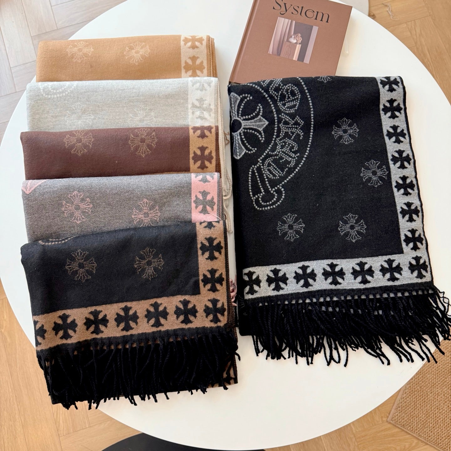 185ZA33WDE Stylish Winter Scarves