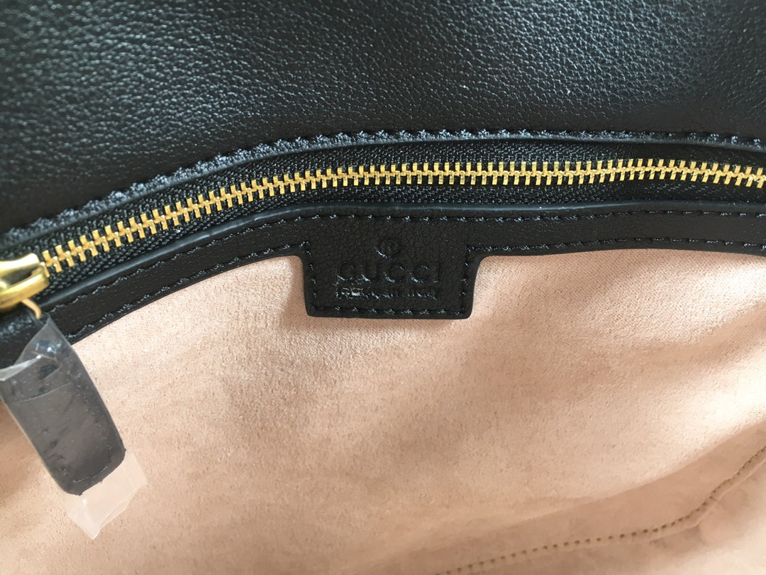 15RB117BDE Stylish leather bag
