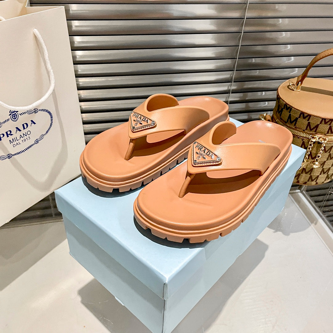 14PD181ZDE Stylish Slippers