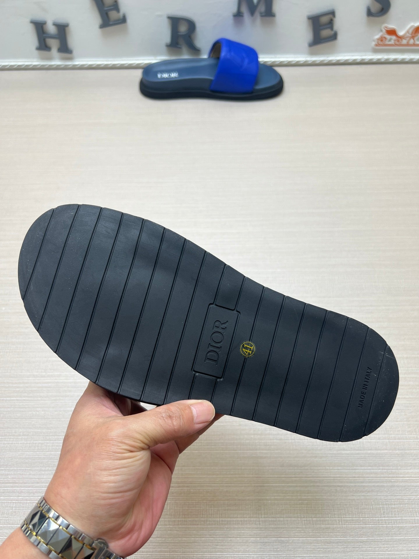 54D167ZDE Stylish leather slippers