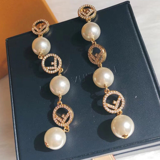 14F407EDE Stylish Earrings