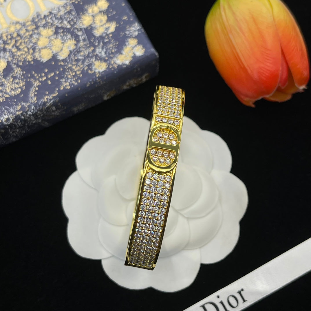 14D673KDE Stylish Bracelets