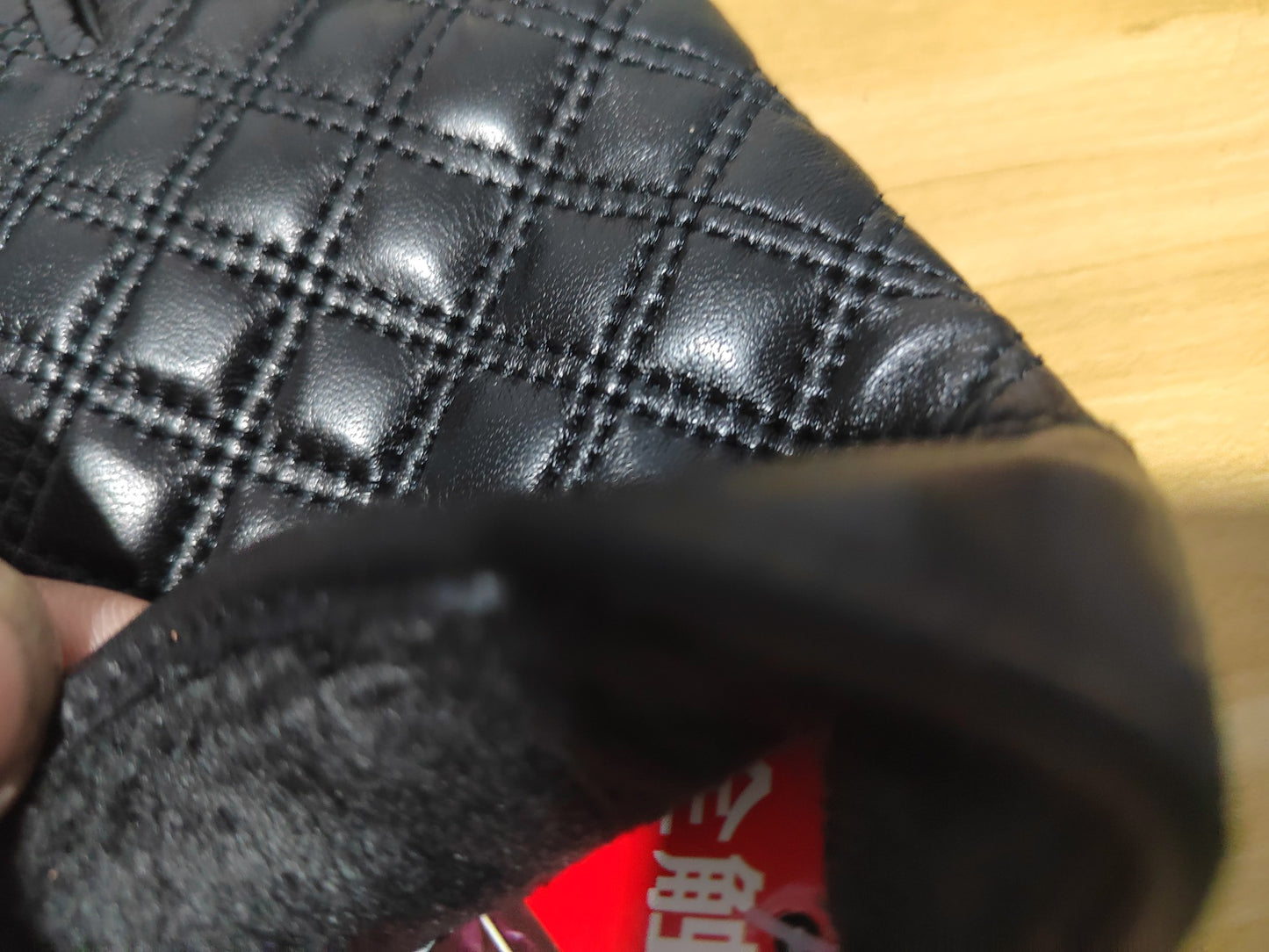 24C79SDE Stylish gloves