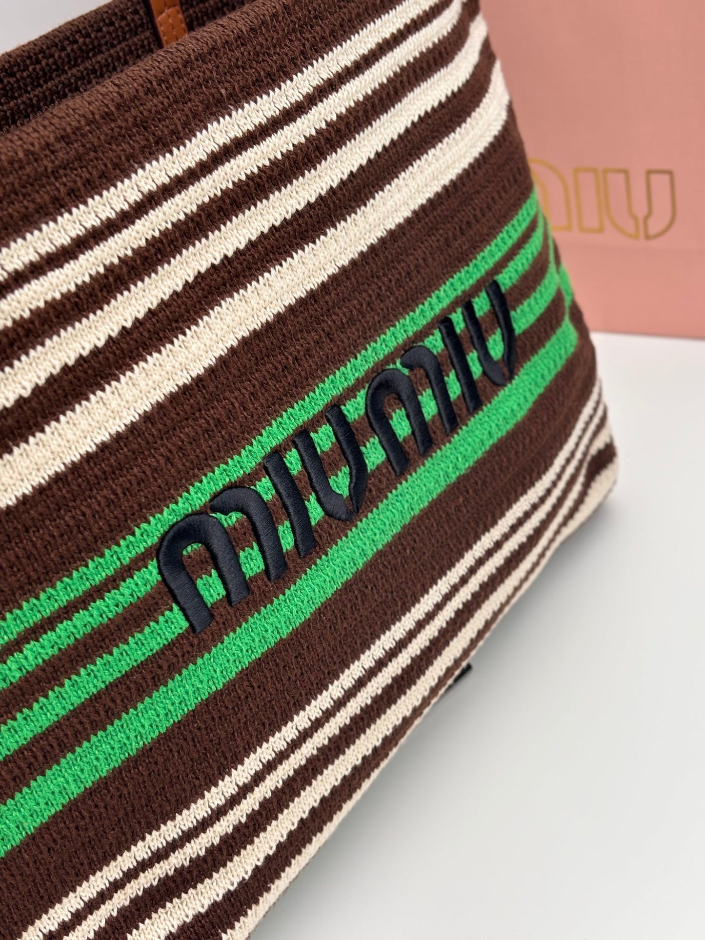 1XA78BDE Stylish Woven Bag