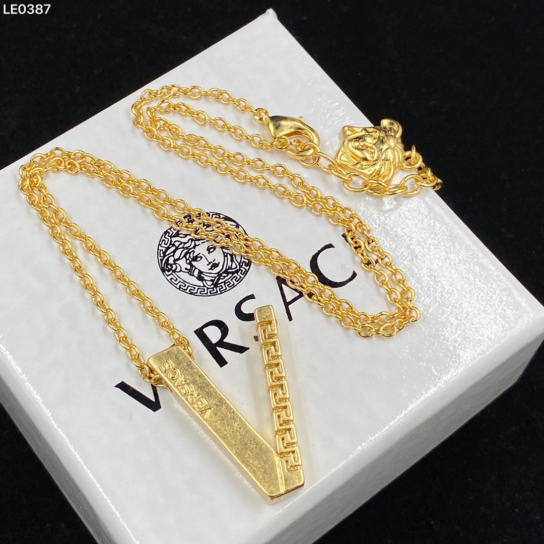 175RV54XDE Stylish  Necklaces