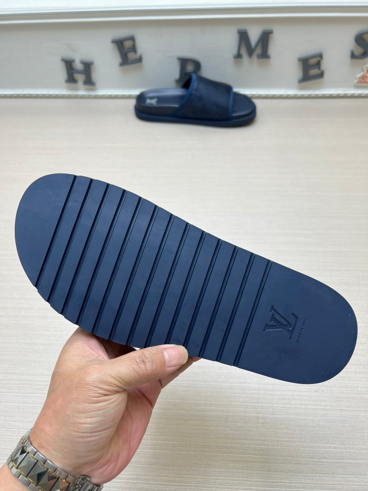 54E14ZDE Stylish slippers