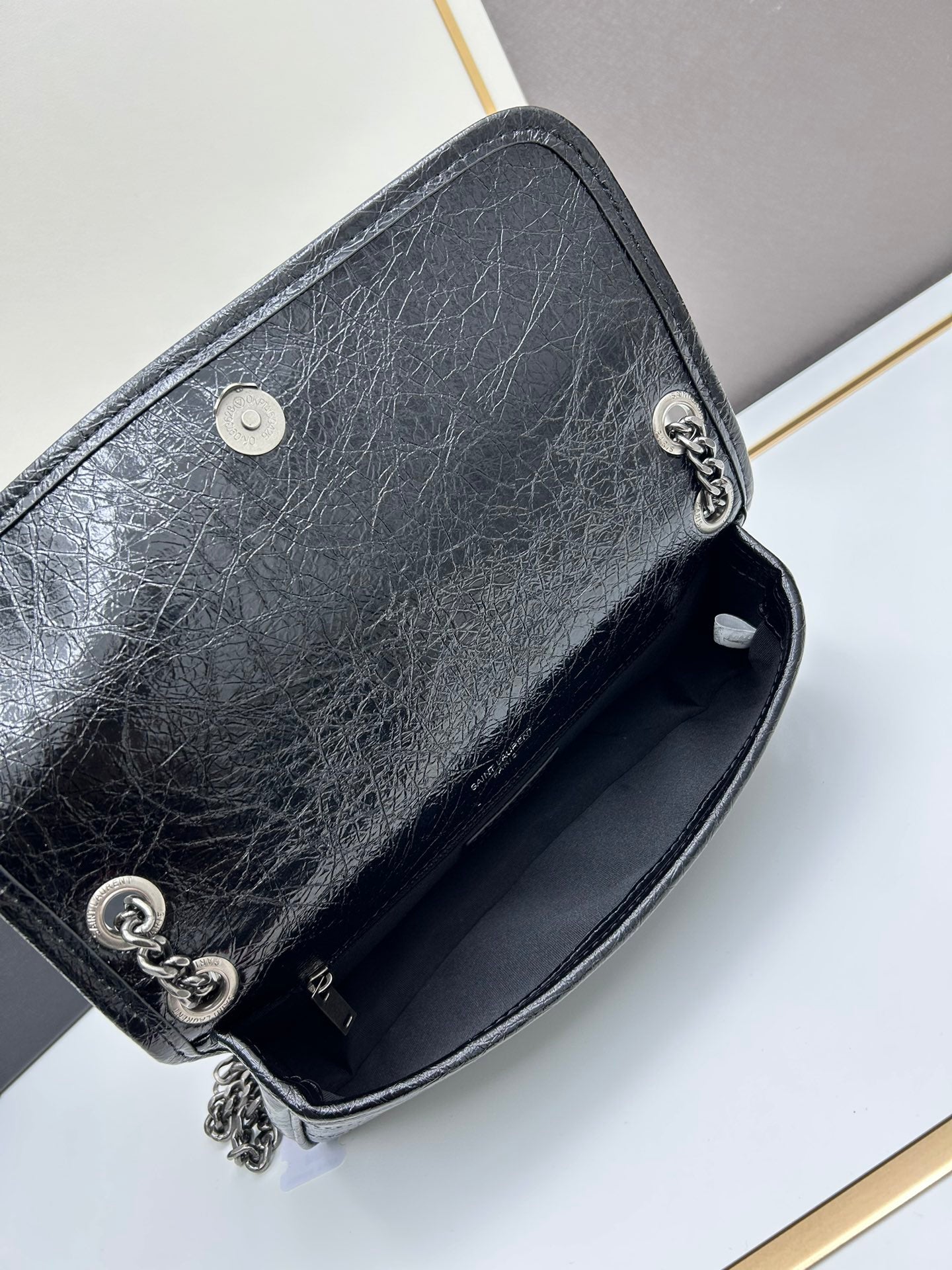 1XB460BDE Stylish leather bag