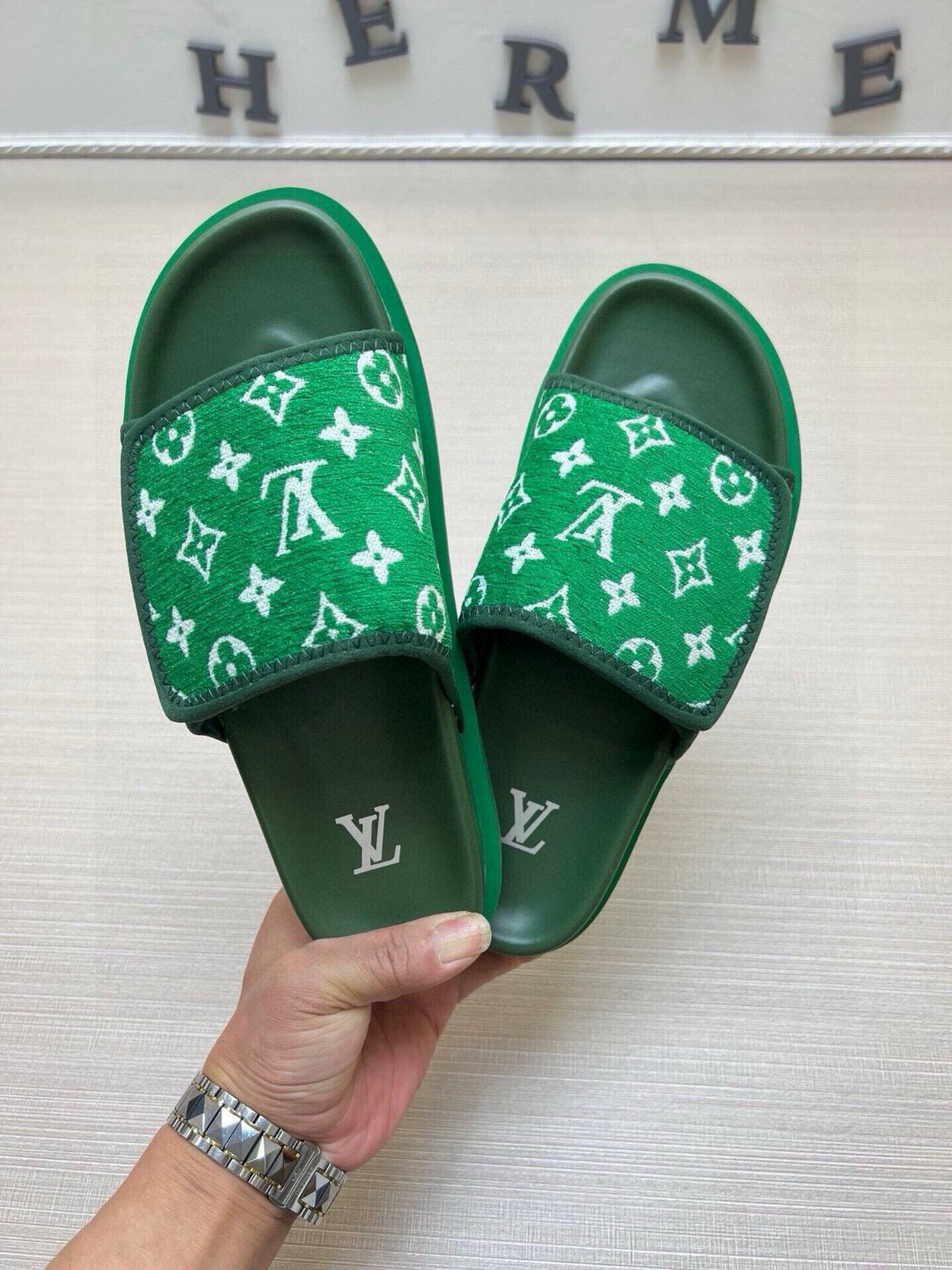 5QE4ZDE Stylish Slippers