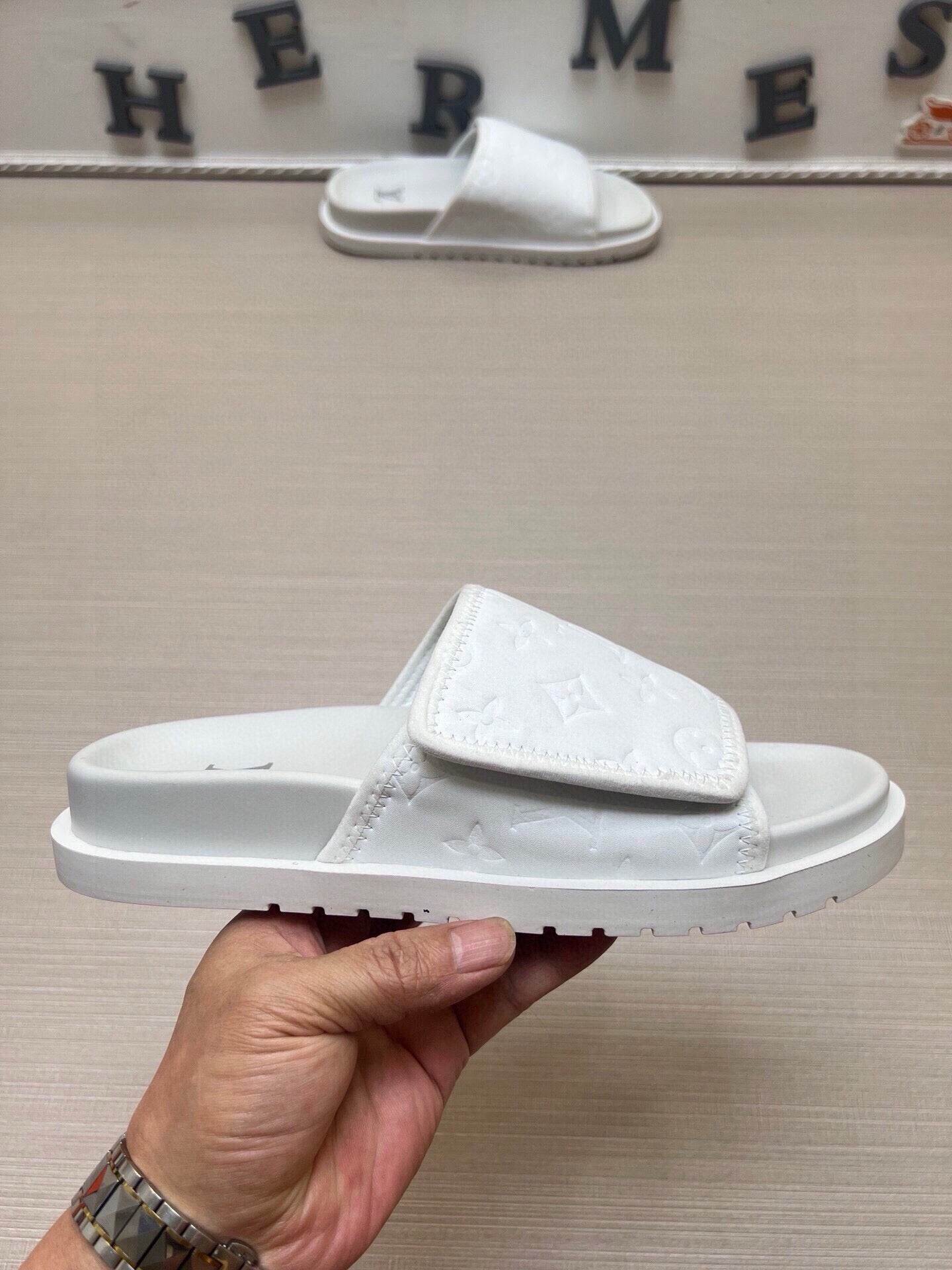 5LE210ZDE Stylish Slippers