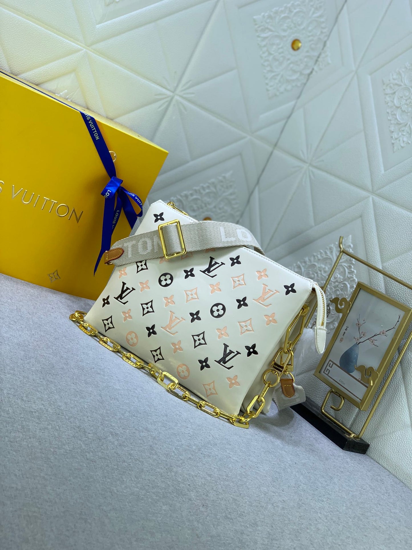 2XE39BDE Stylish leather bag 