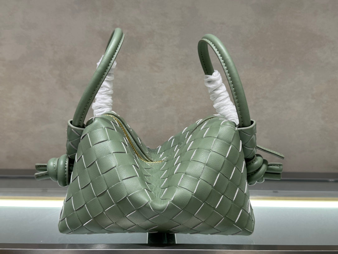 1XA84BDE Stylish leather bag