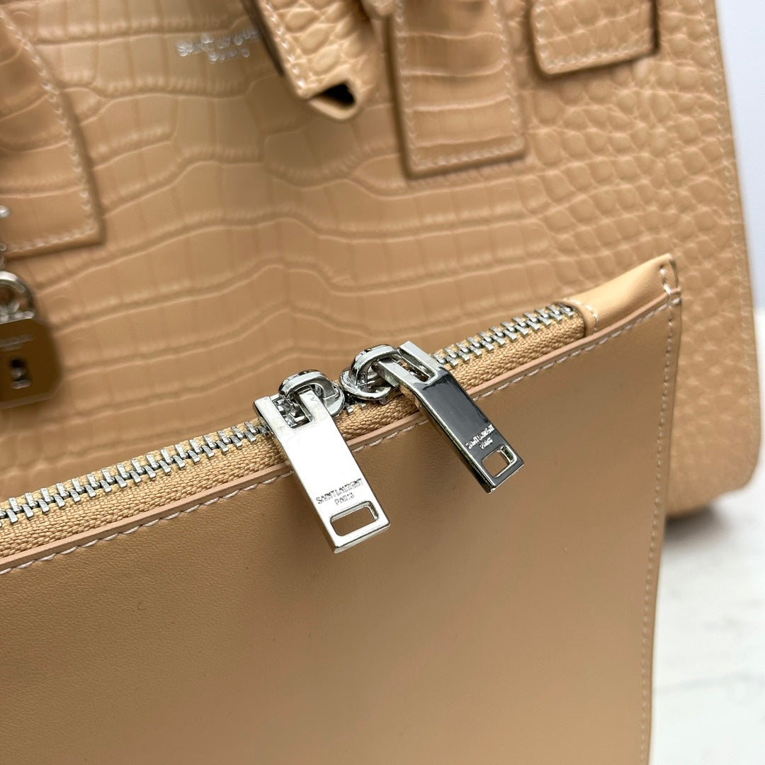 1XSL268BDE Stylish leather bag 