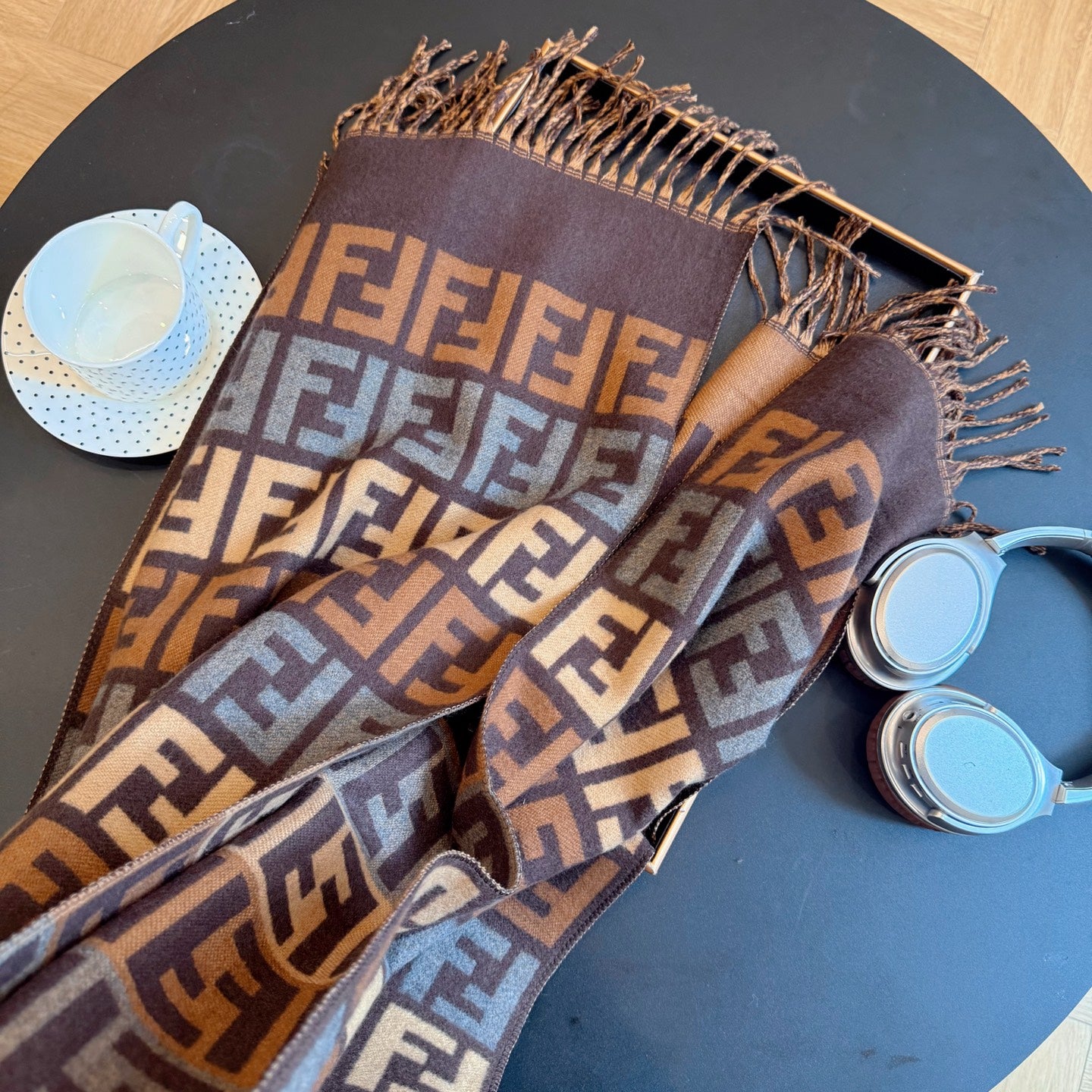 185RF65WDE Stylish Winter Scarves