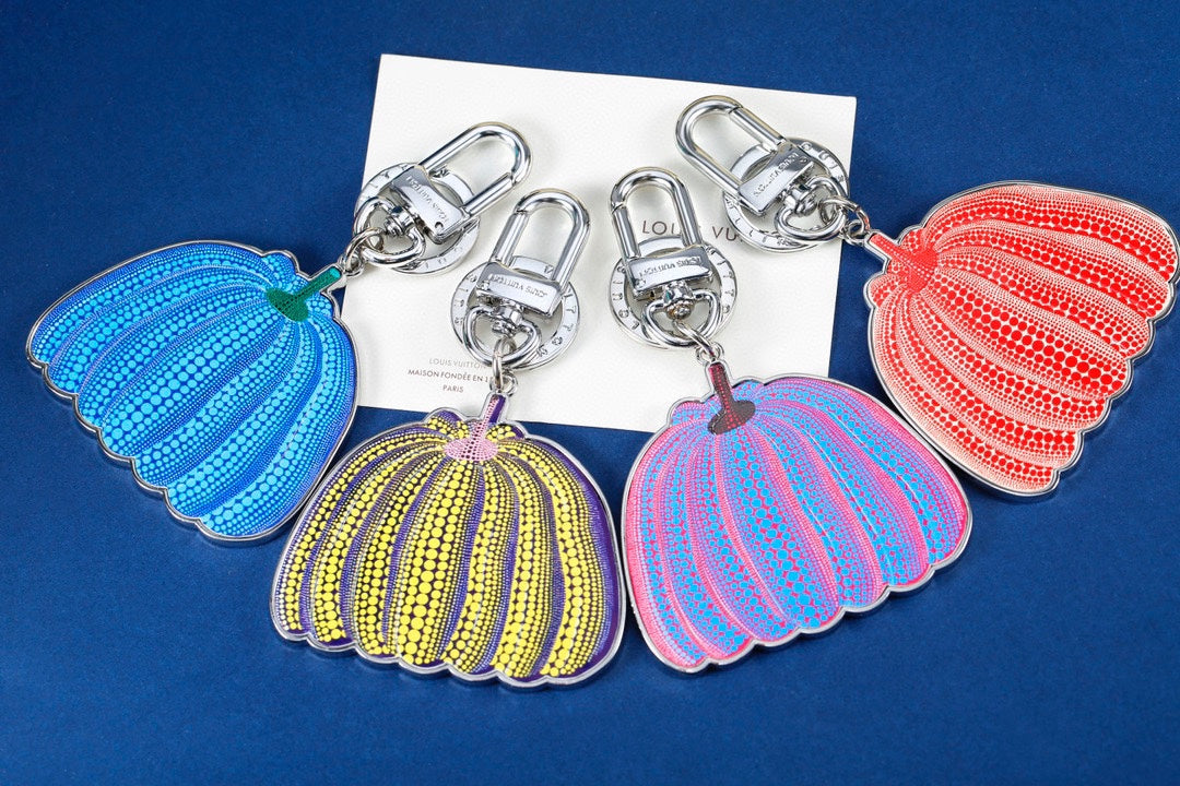 3RE10ADE Stylish key closure