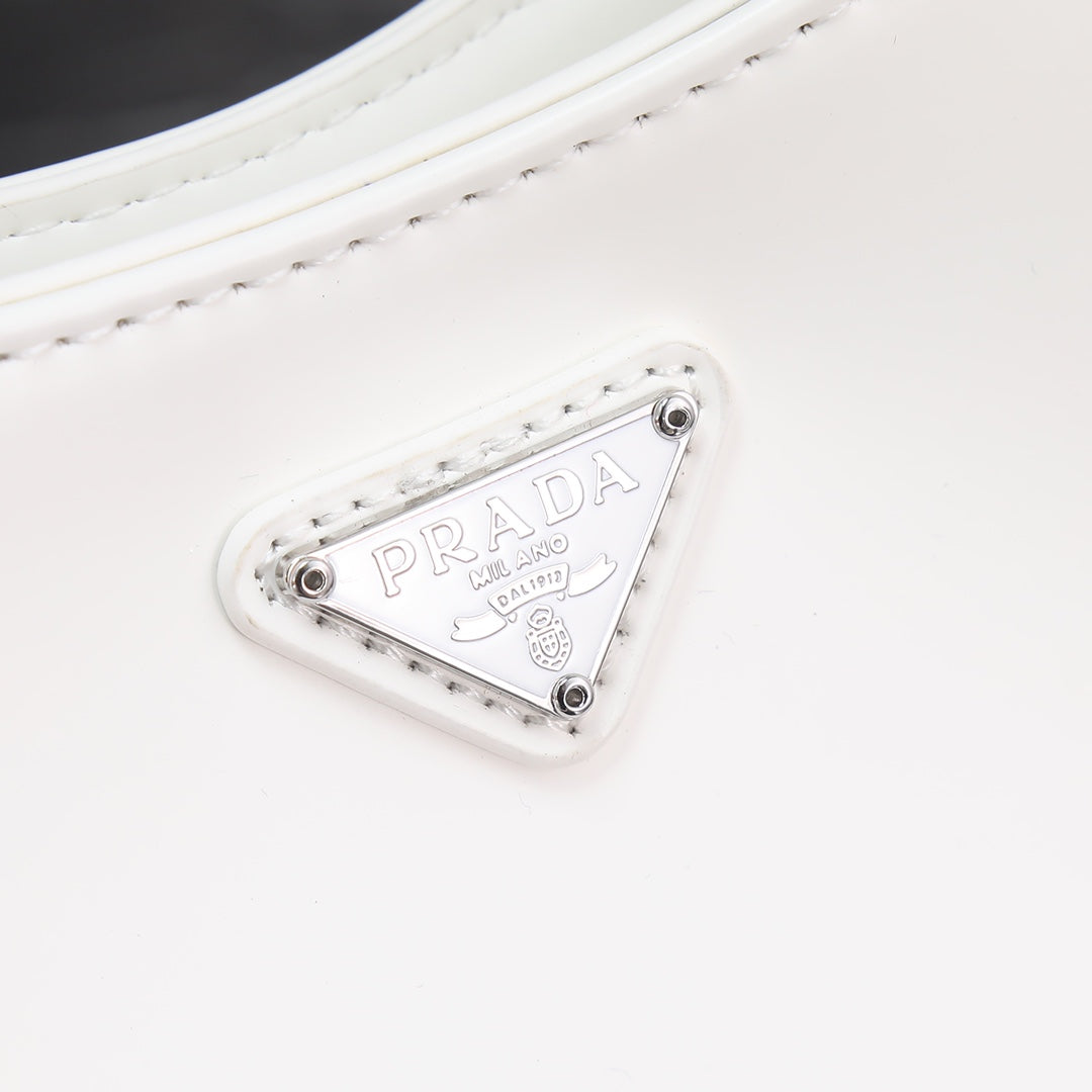 2XPD129BDE Stylish leather bag 