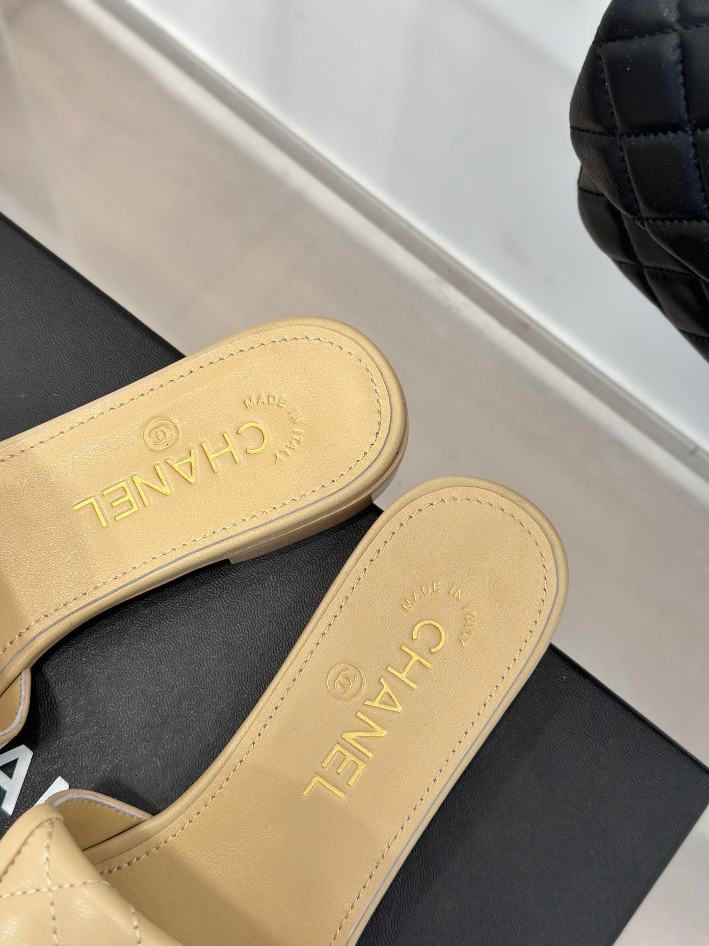 1ZC245ZDE Stylish Slippers